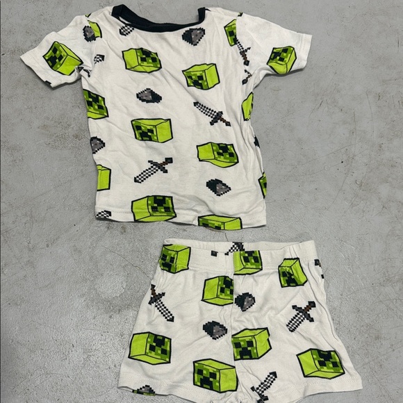 Kids Green and Black Pajamas MINECRAFT Size 6 Shorts - Cute Set - Picture 1 of 2